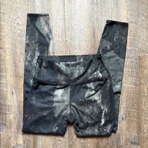 Alo Green and Black camo leggings